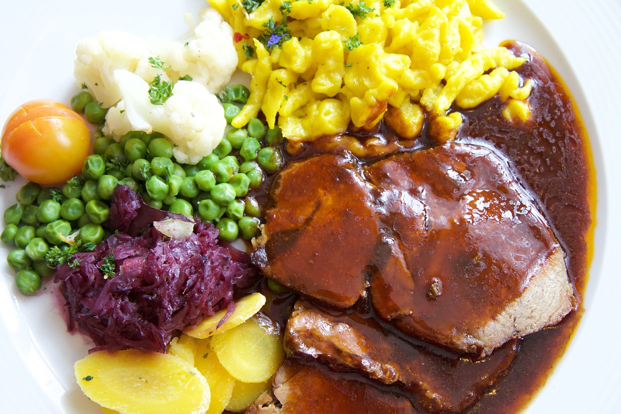 leckere und traditionelle spätzle, die schwäbische spezialität – einfach zuzubereiten und perfekt als beilage oder hauptgericht.